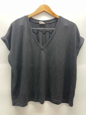 Mod Ref Women's Black V-Neck Short Sleeve Knit Blouse